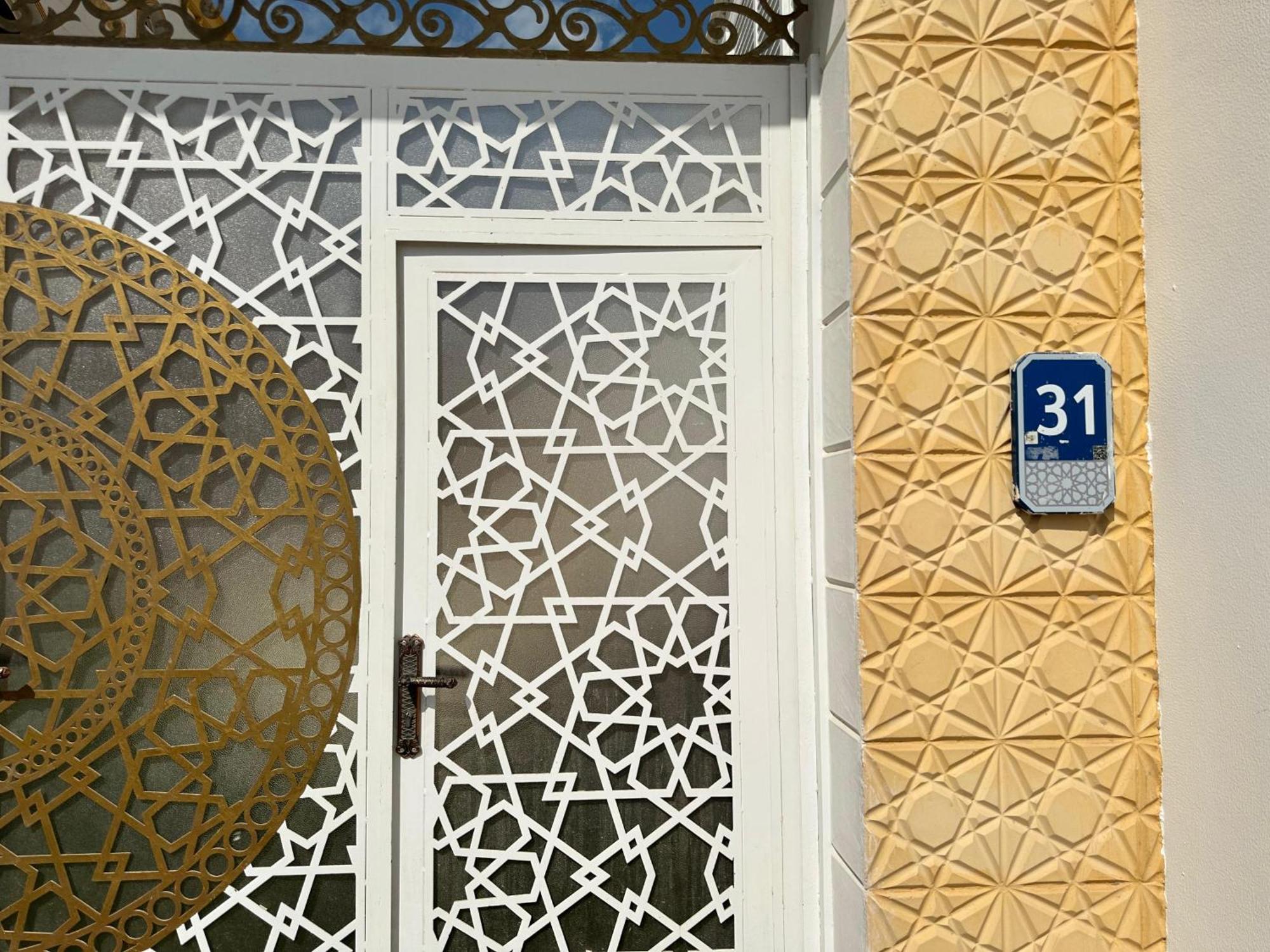 International Abu-Dhabi Hostel Villa Abu Dhabi Exterior foto
